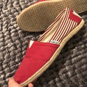 SUPER CUTE RED TOMS